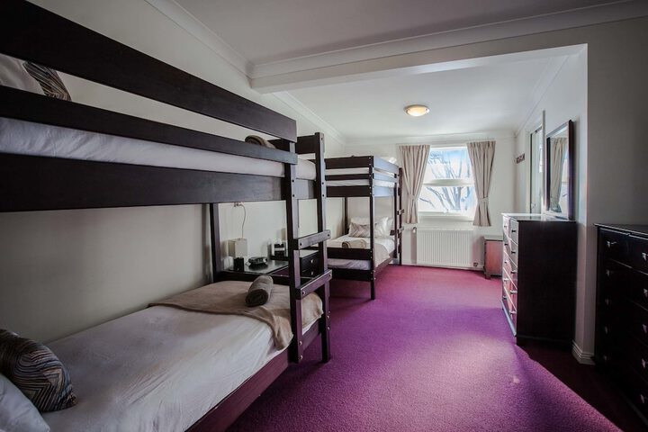 Room 4 of 43