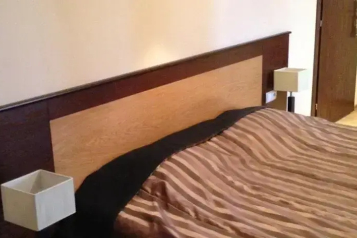 Room 7 of 10