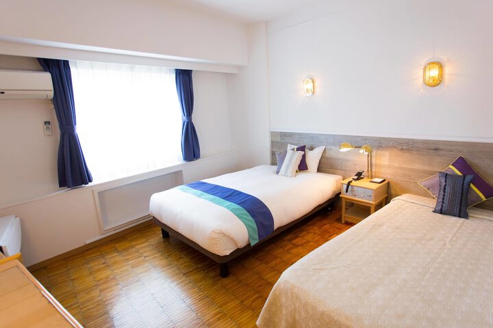Room 16 of 53