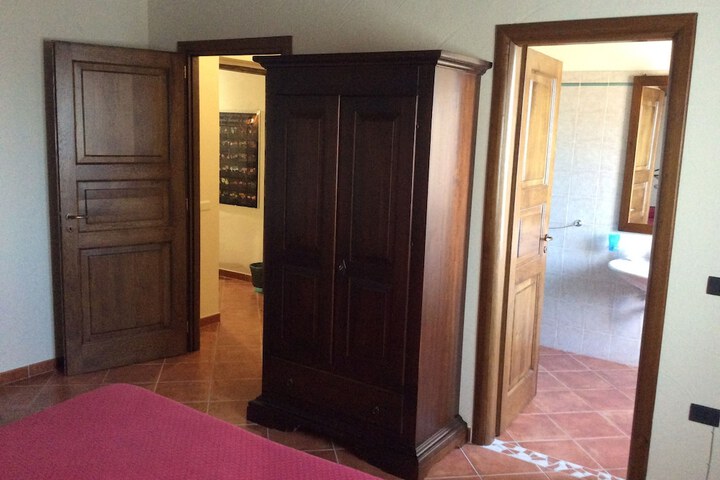 Room 25 of 38