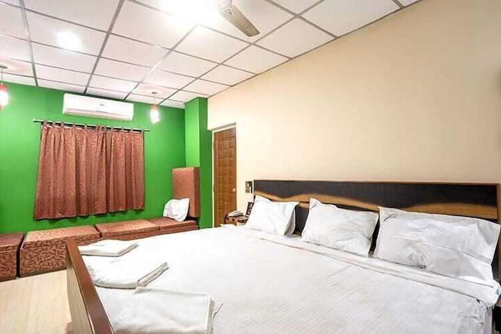 Room 82 of 169