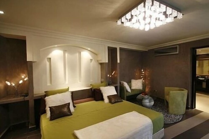 Room 5 of 22