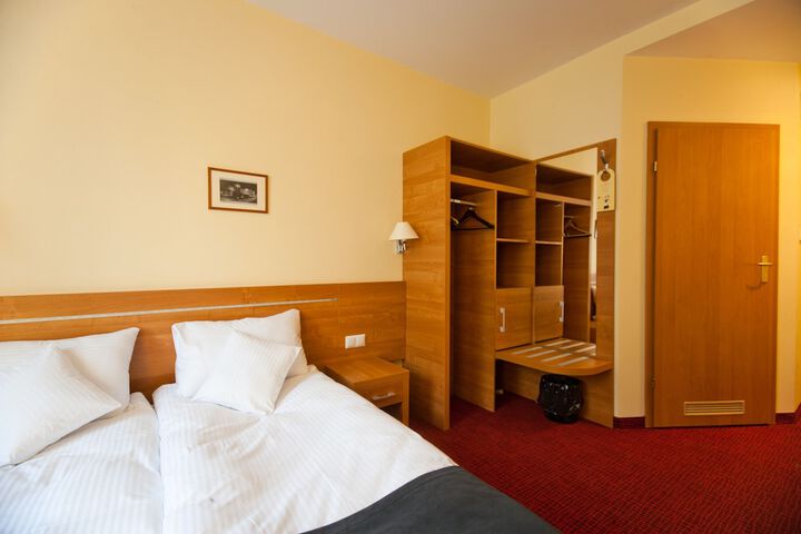 Room 11 of 51