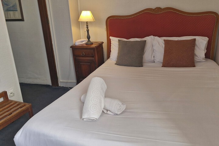 Room 32 of 63