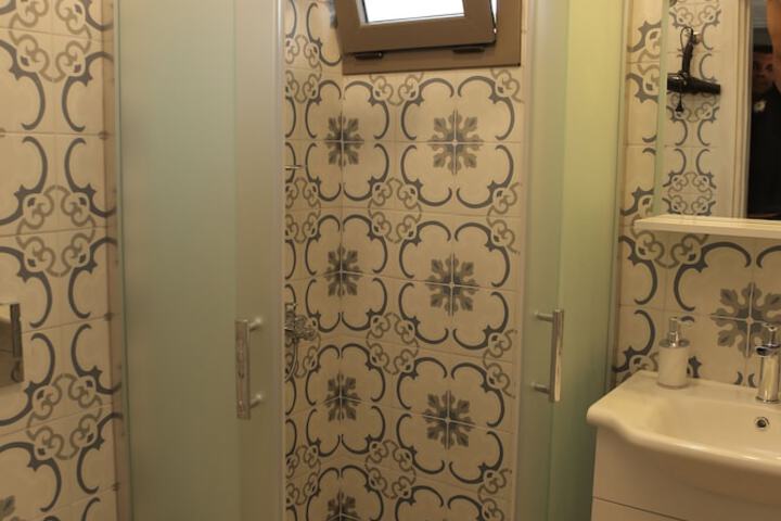 Room 20 of 36