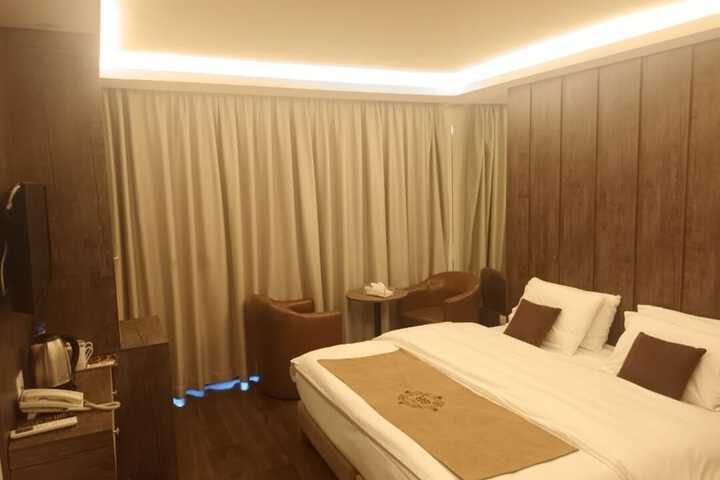 Room 4 of 29