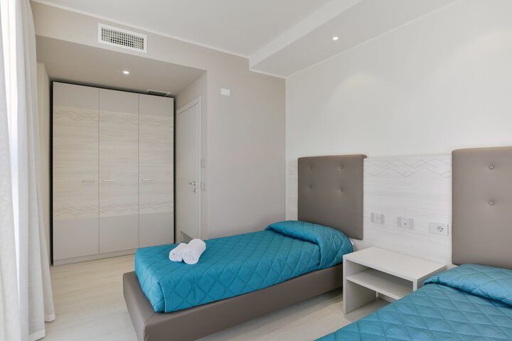 Room 21 of 114