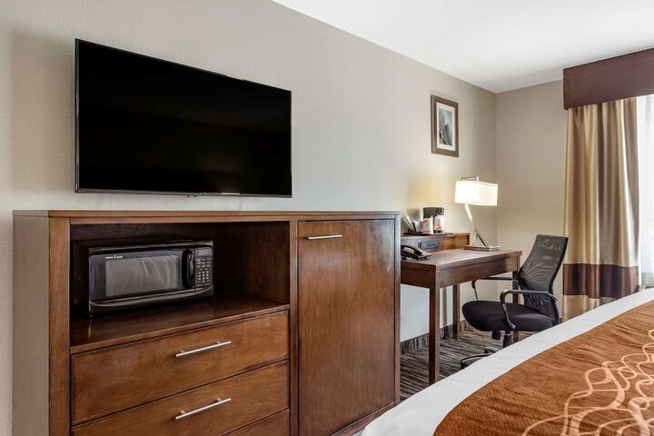 Standard | King Bed (12 of 14)
