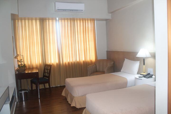 Room 11 of 50