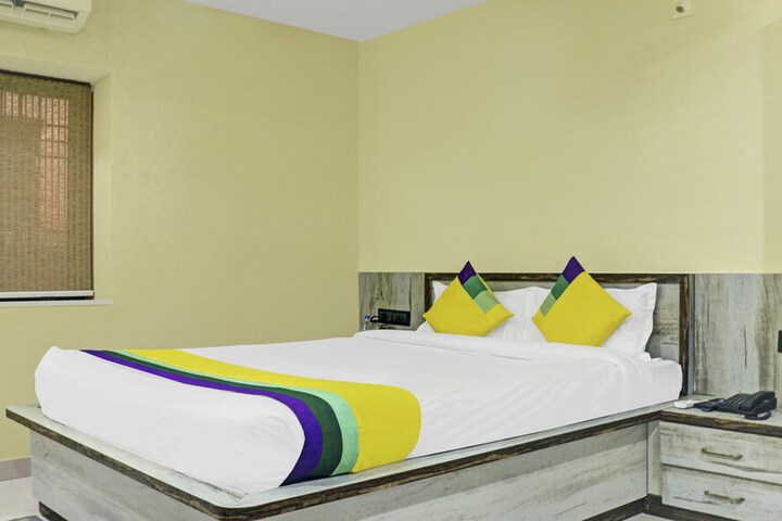 Room 16 of 23