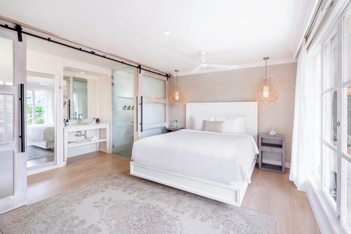 Room 6 of 94