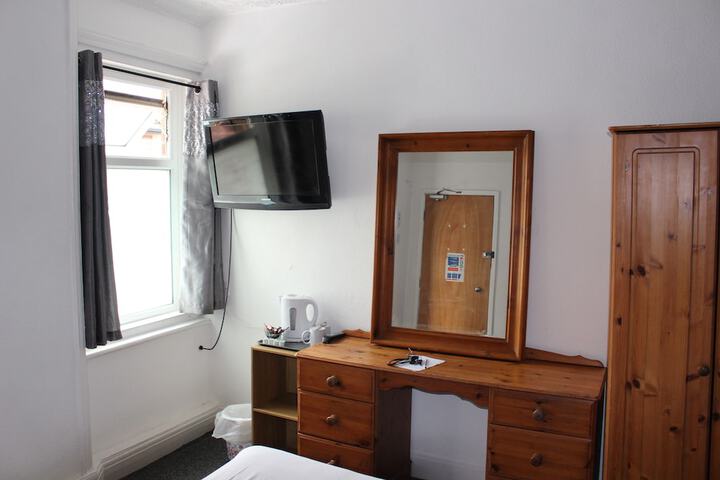 Room 31 of 106