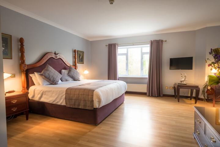 Room 4 of 34