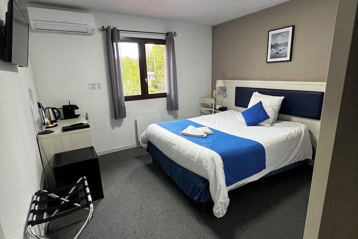 Room 18 of 50
