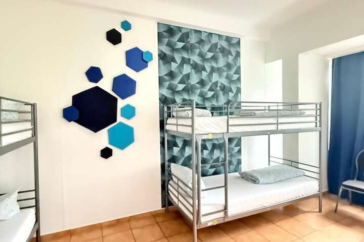Room 89 of 150