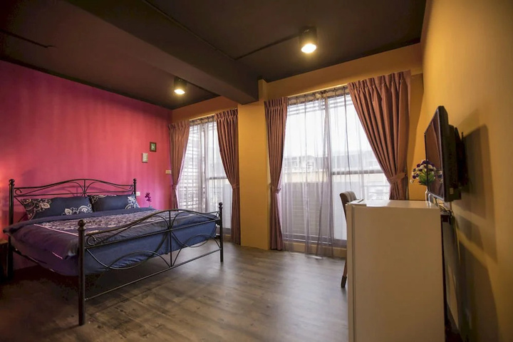 Room 11 of 15