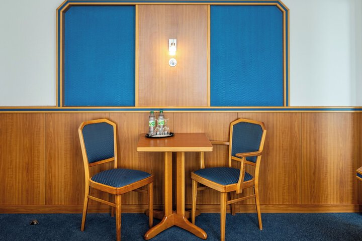 Room 23 of 103