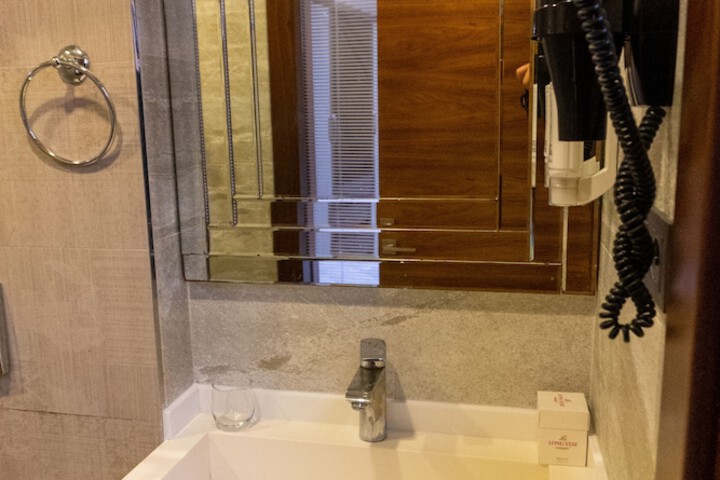 Room 16 of 31