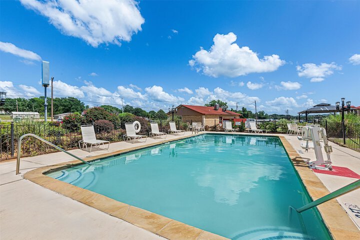 Hotel with Pool