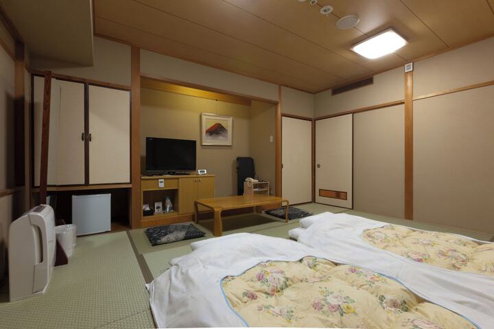 Room 17 of 83