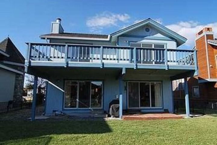 Exterior of 1936 Kokanee Way