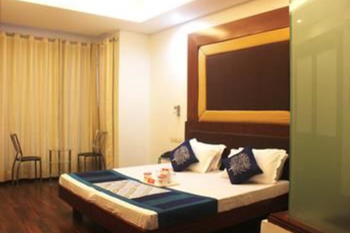 Room 4 of 15