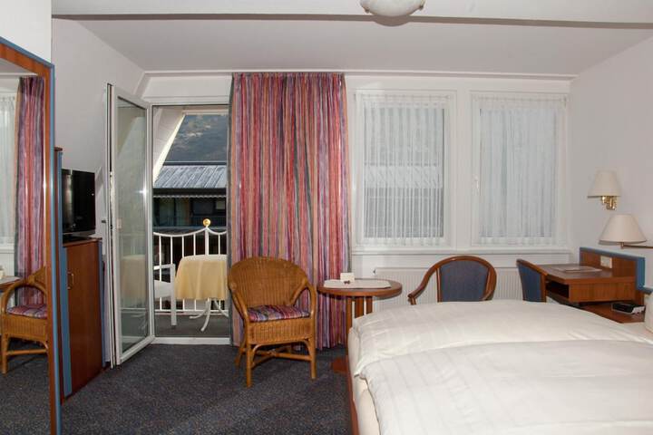 Room 14 of 63
