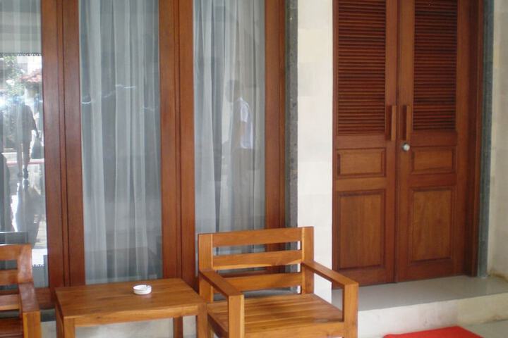 Room 3 of 33