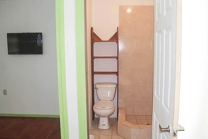 Room 9 of 13