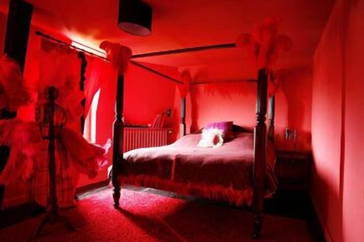 Room 15 of 39