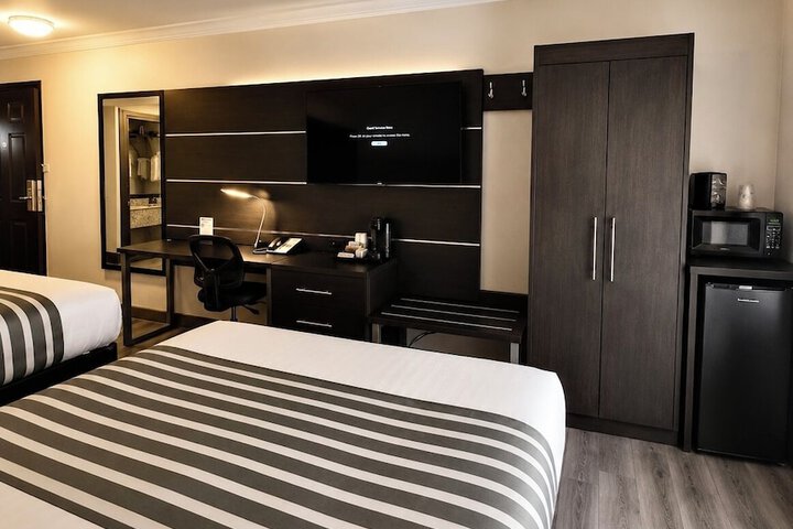 Room 28 of 106
