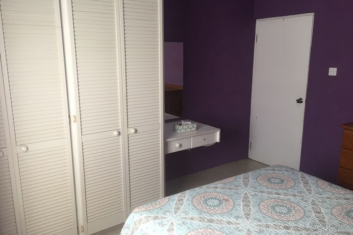 Room 6 of 17