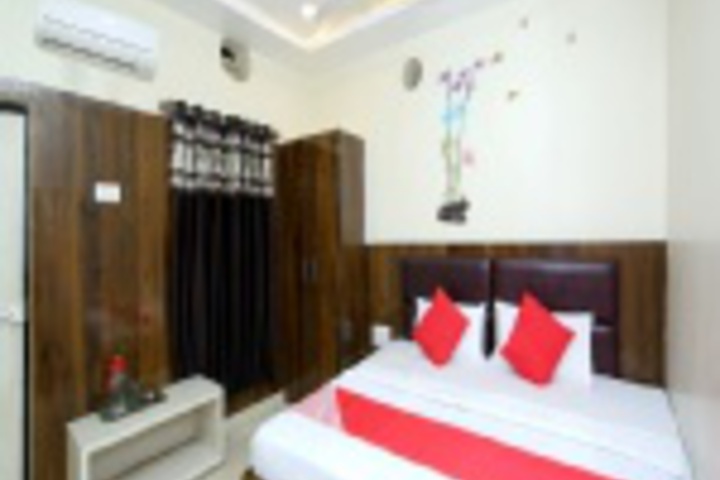 Room 384 of 407