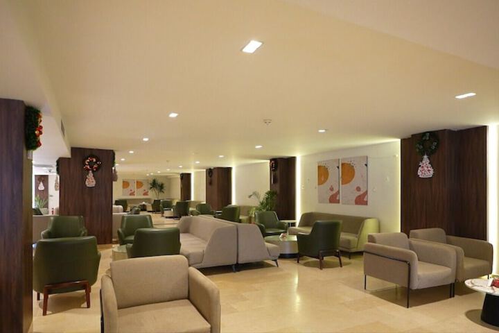 Entrance & Lobby