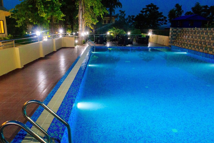 Pool Hotel