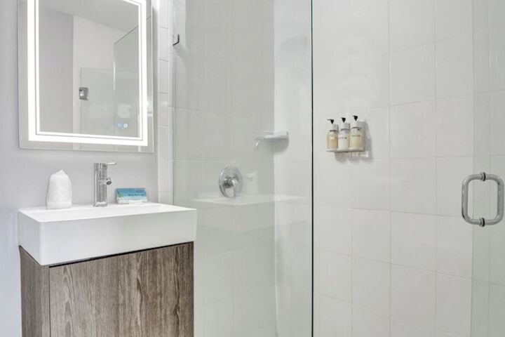 Bathroom sink