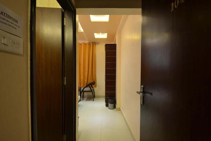 Room 15 of 33