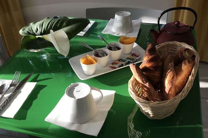 Breakfast/Coffee Service 23 of 28
