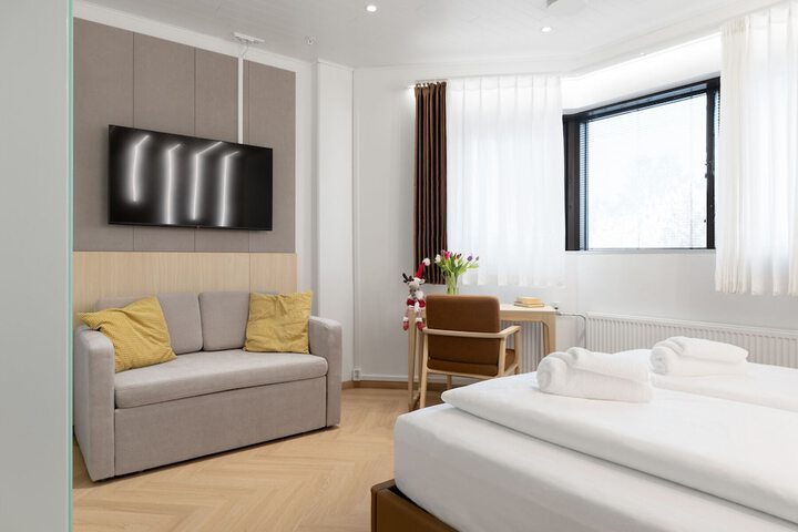 Room 4 of 75