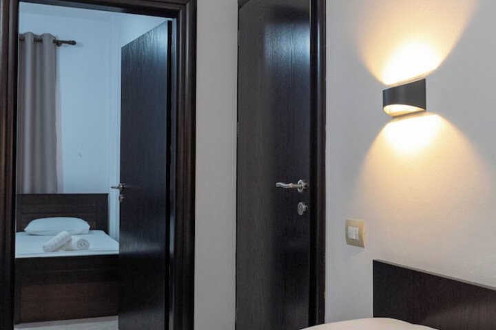 Room 60 of 96