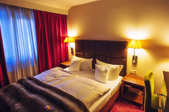 Room 4 of 39
