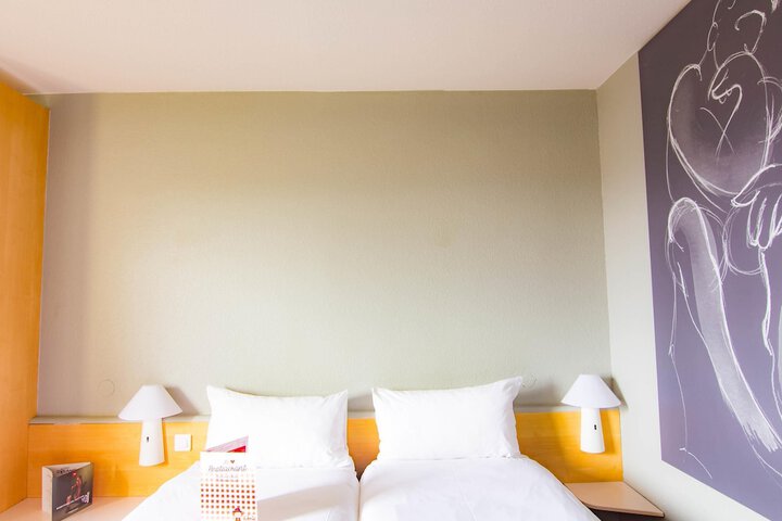 Room 20 of 84