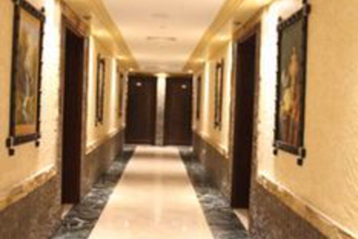 Ballroom/Hall 30 of 49