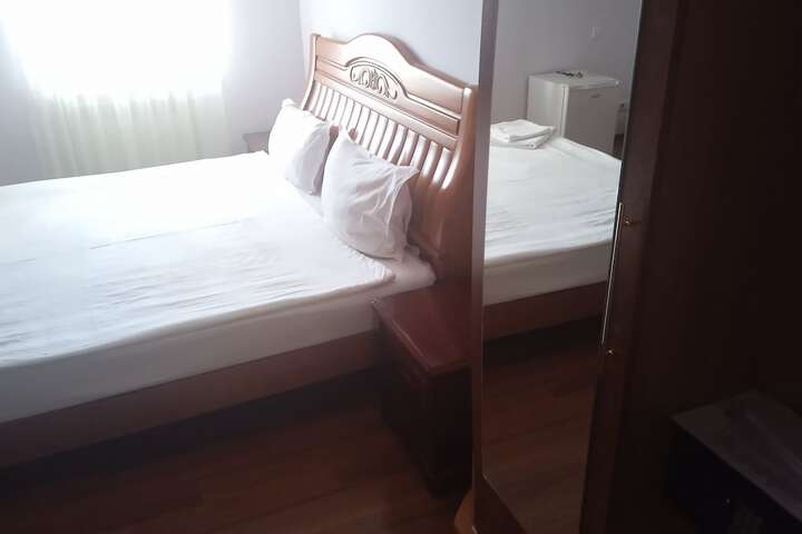 Room 7 of 123