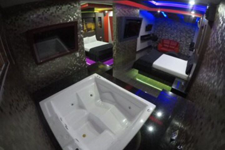 Hot Tub 73 of 78