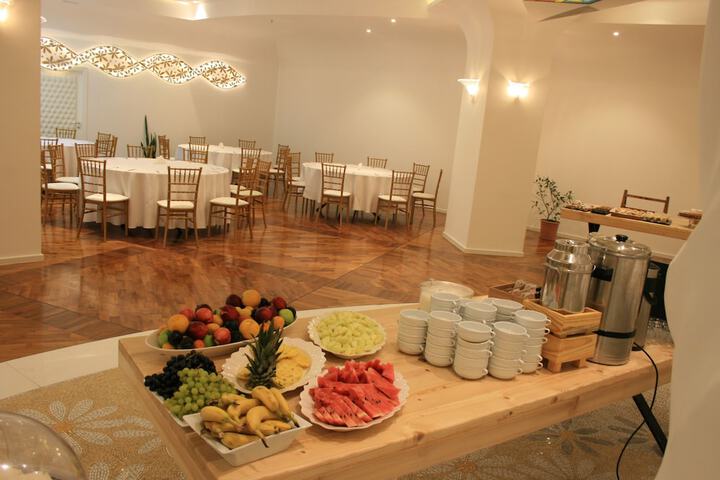 Breakfast/Coffee Service 202 of 253