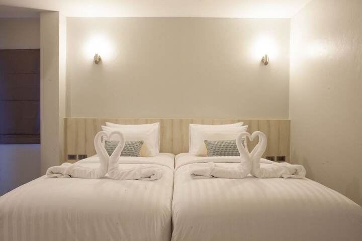 Room 2 of 30