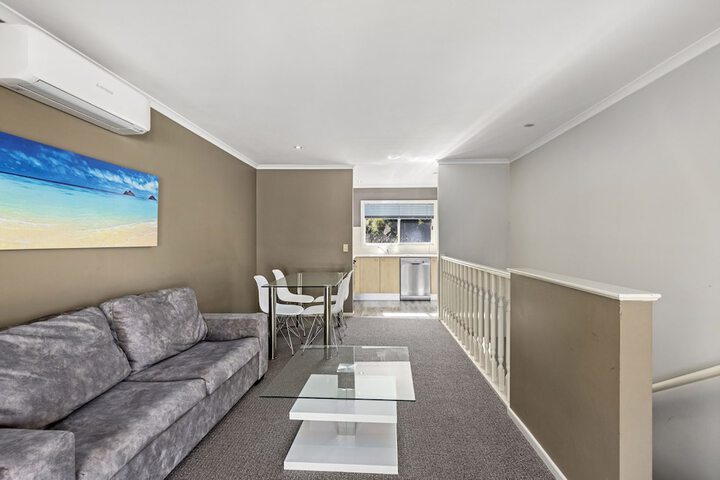 Room 9 of 22