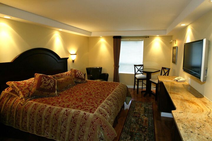 Room 32 of 62
