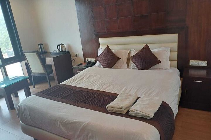 Room 2 of 24